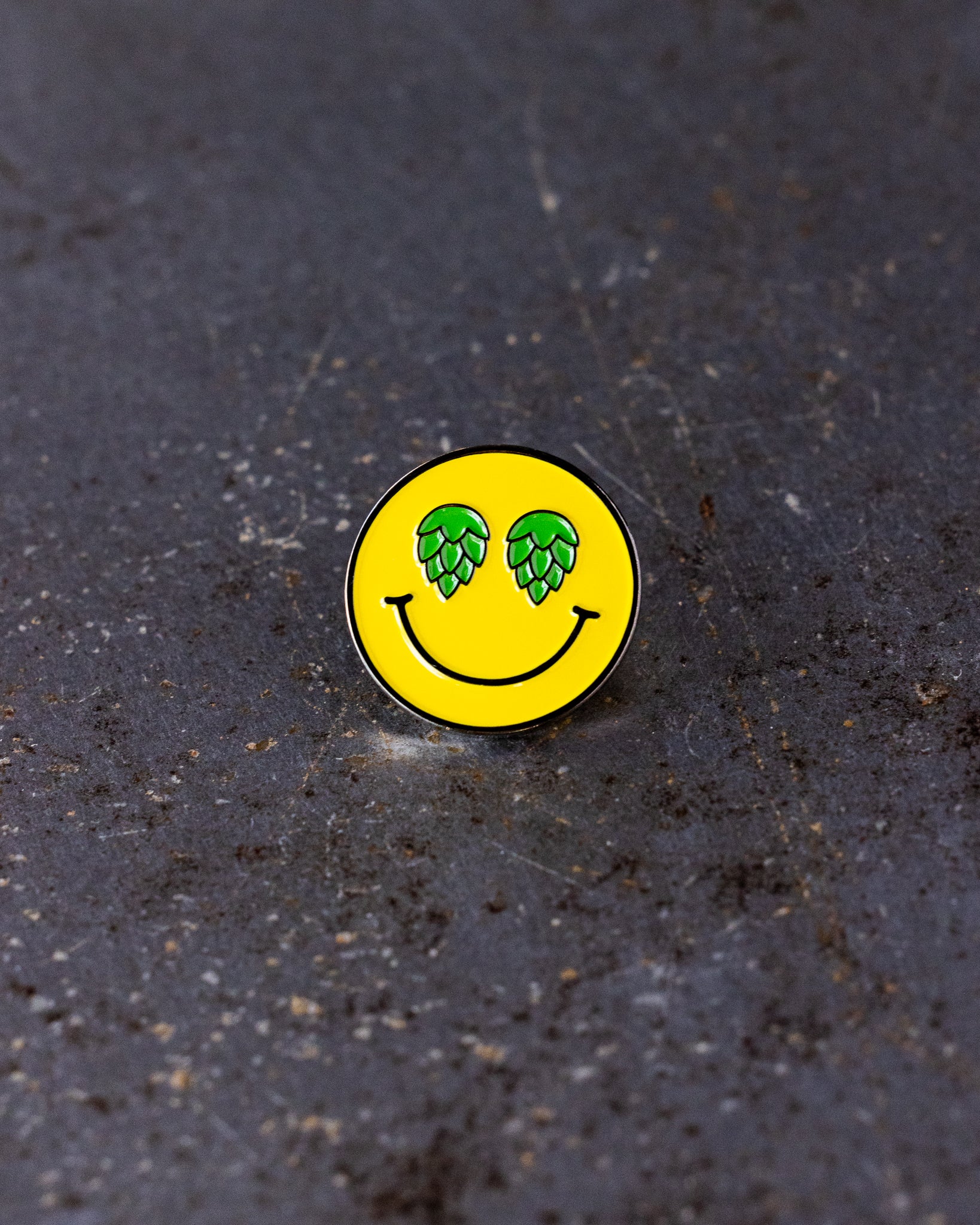 Hoppy Face pin